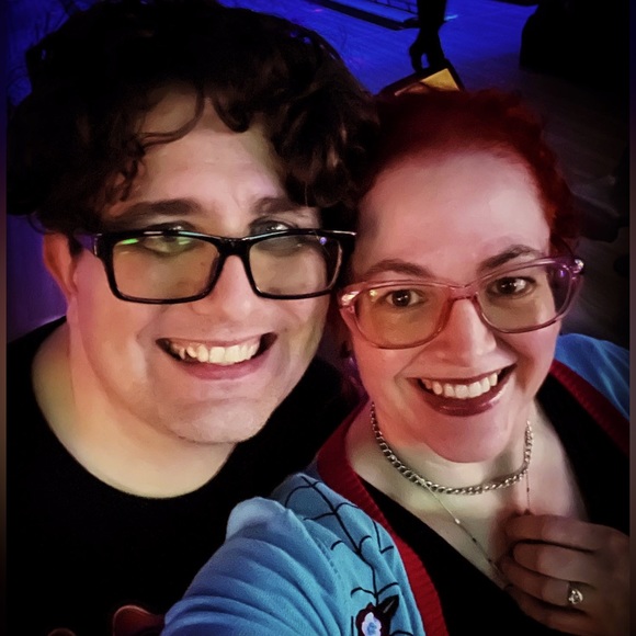 Meet your Posher, Thea - Picture 2 of 3